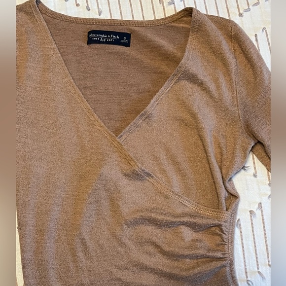 Abercrombie and fitch tan wrap long sleeve bodysuit S - Picture 2 of 6